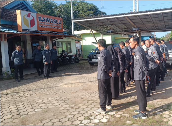 Apel Pagi Jadi Penguat Disiplin dan Kinerja, Idris Tekankan Profesionalitas ASN Bawaslu Banyuasin