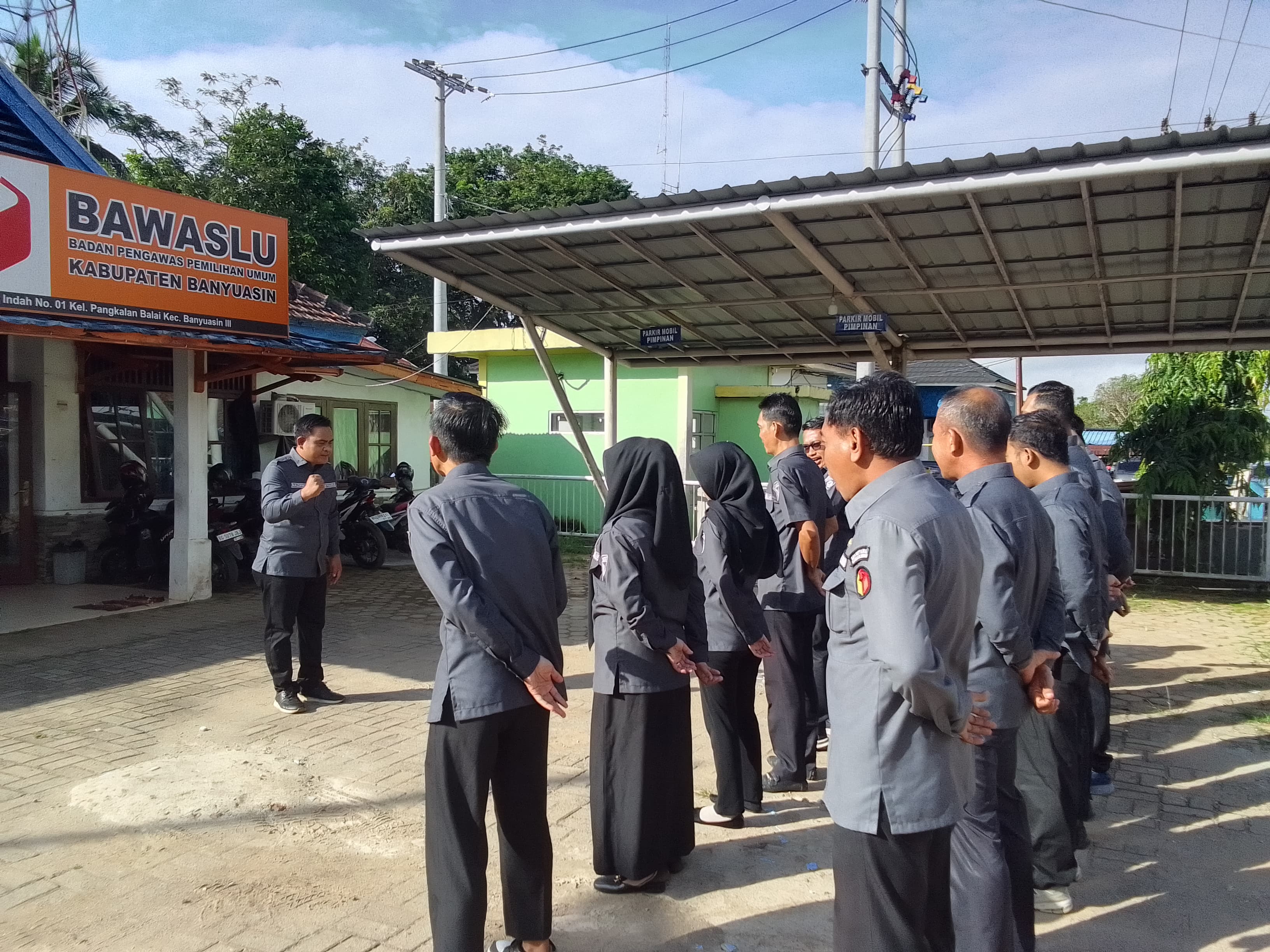Bawaslu Banyuasin Gelar Apel Pagi, Nazirwan Dorong Inovasi dan Kinerja