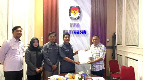 Penyerahan dokumen rekapitulasi