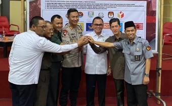 SIAP MENYUKSESKAN PILEG DAN PILPRES PIMPINAN BAWASLU HADIRI FGD DEKLARASI PEMILU DAMAI
