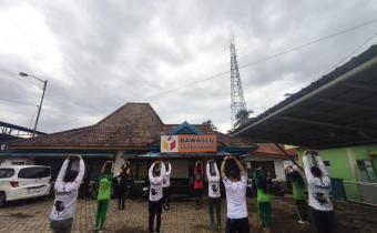 Rutin Senam Jum'at Pagi, Bawaslu Banyuasin Ciptakan Lingkungan Kerja Sehat, Produktif dan Harmonis