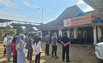 Pimpin Apel Senin Pagi, Siti Holijah: Perhatikan Kerapian dan Terapkan Kedisiplinan 